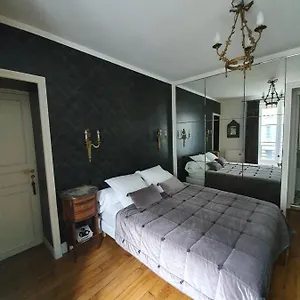 Chez Pepe Merle - D'hotes Au Coeur De , Paris France