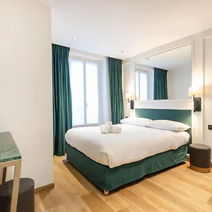 Au Coeur De Republique 3*, Paris France