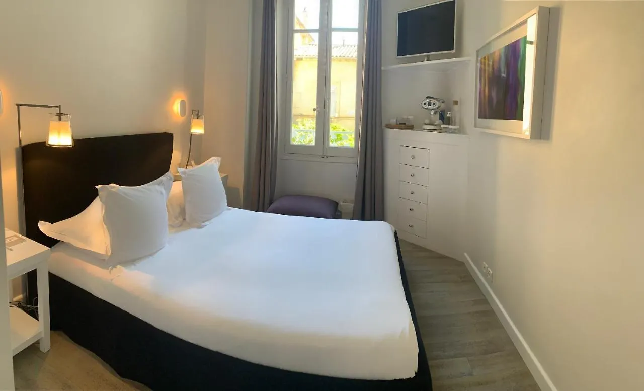 White 1921 Hotel Saint-Tropez