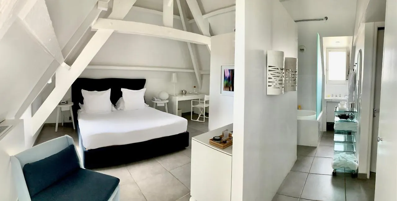 White 1921 Hotel Saint-Tropez
