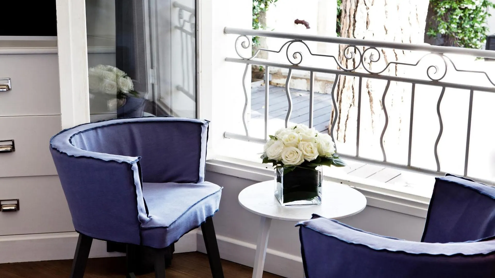 ***  White 1921 Hotel Saint-Tropez France