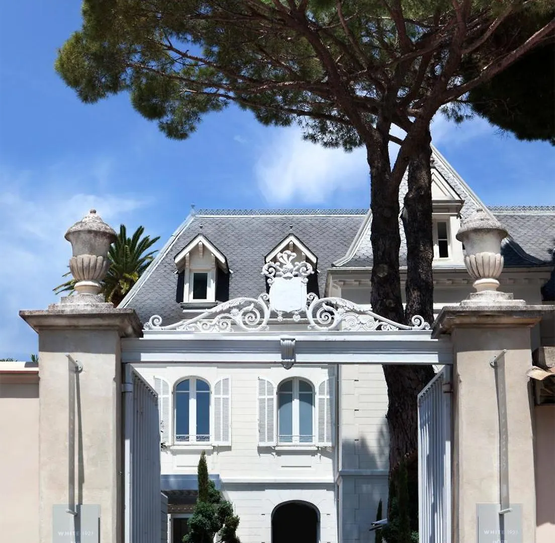 White 1921 Hotel Saint-Tropez
