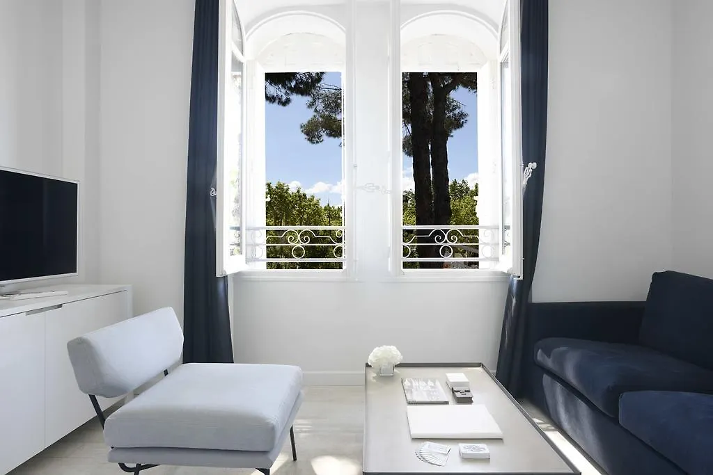 White 1921 Hotel Saint-Tropez