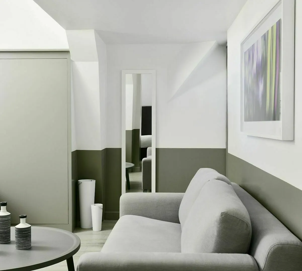 White 1921 Hotel Saint-Tropez