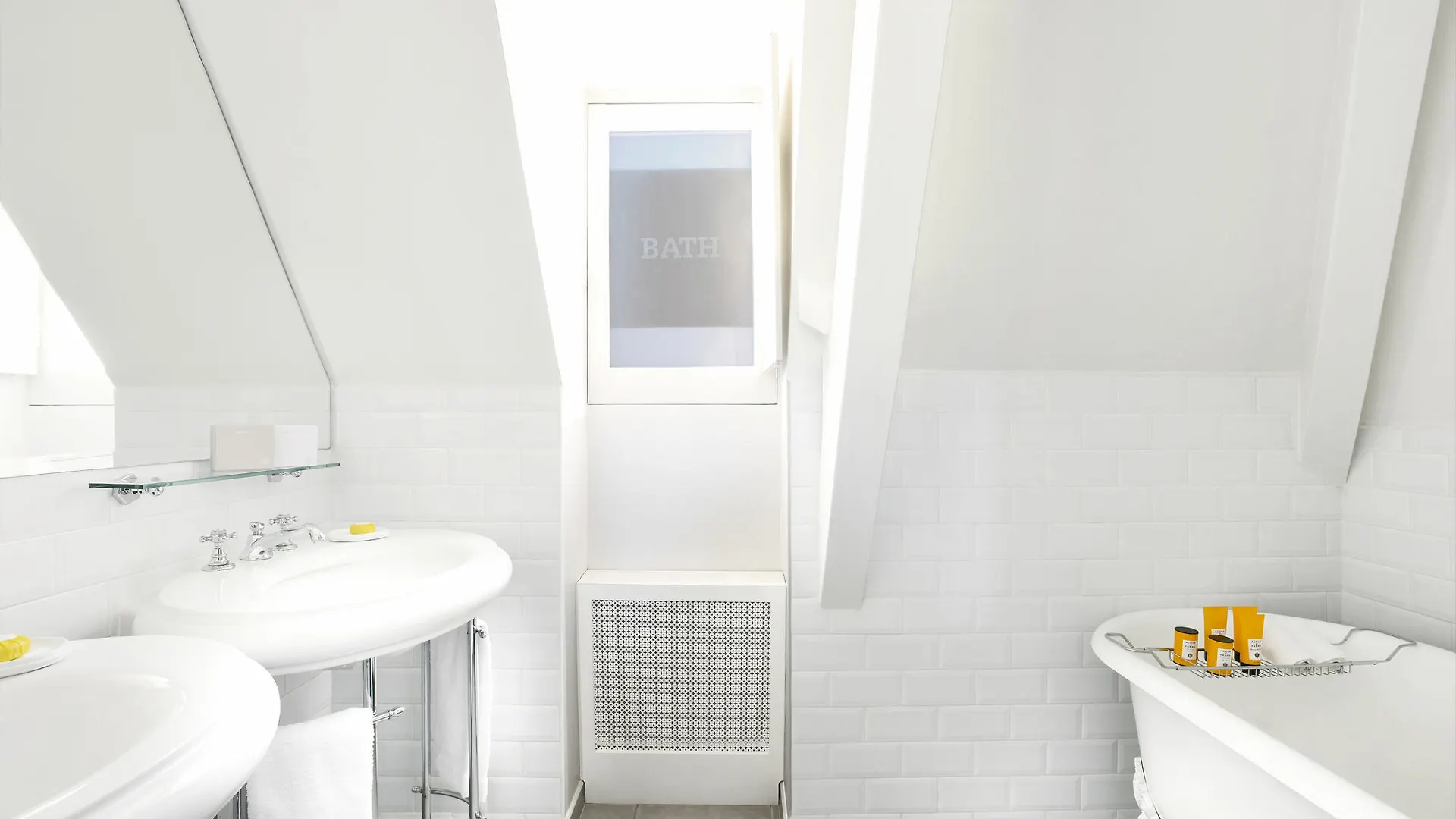 White 1921 Hotel Saint-Tropez